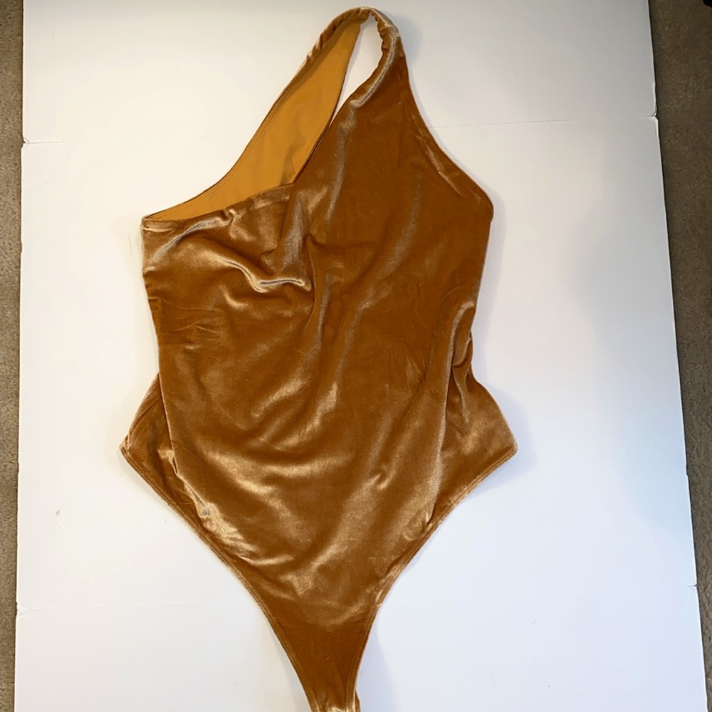 NWT Fabletics Gigi Velour One Shoulder Bodysuit
